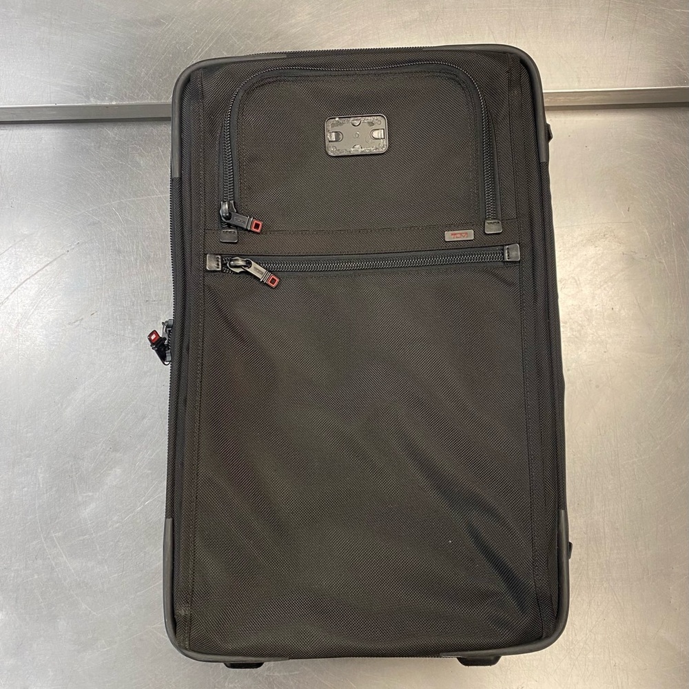 Tumi Alpha 22" Frequent Traveler Zippered Expandable Carry On Black 22922DH